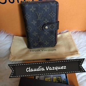 Louis Vuitton monogram bifold passport/wallet